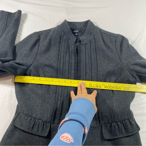 Wool Clasp button Cropped Jacket Gray wool blend Textured Women’s jacket Medium - Picture 10 of 14